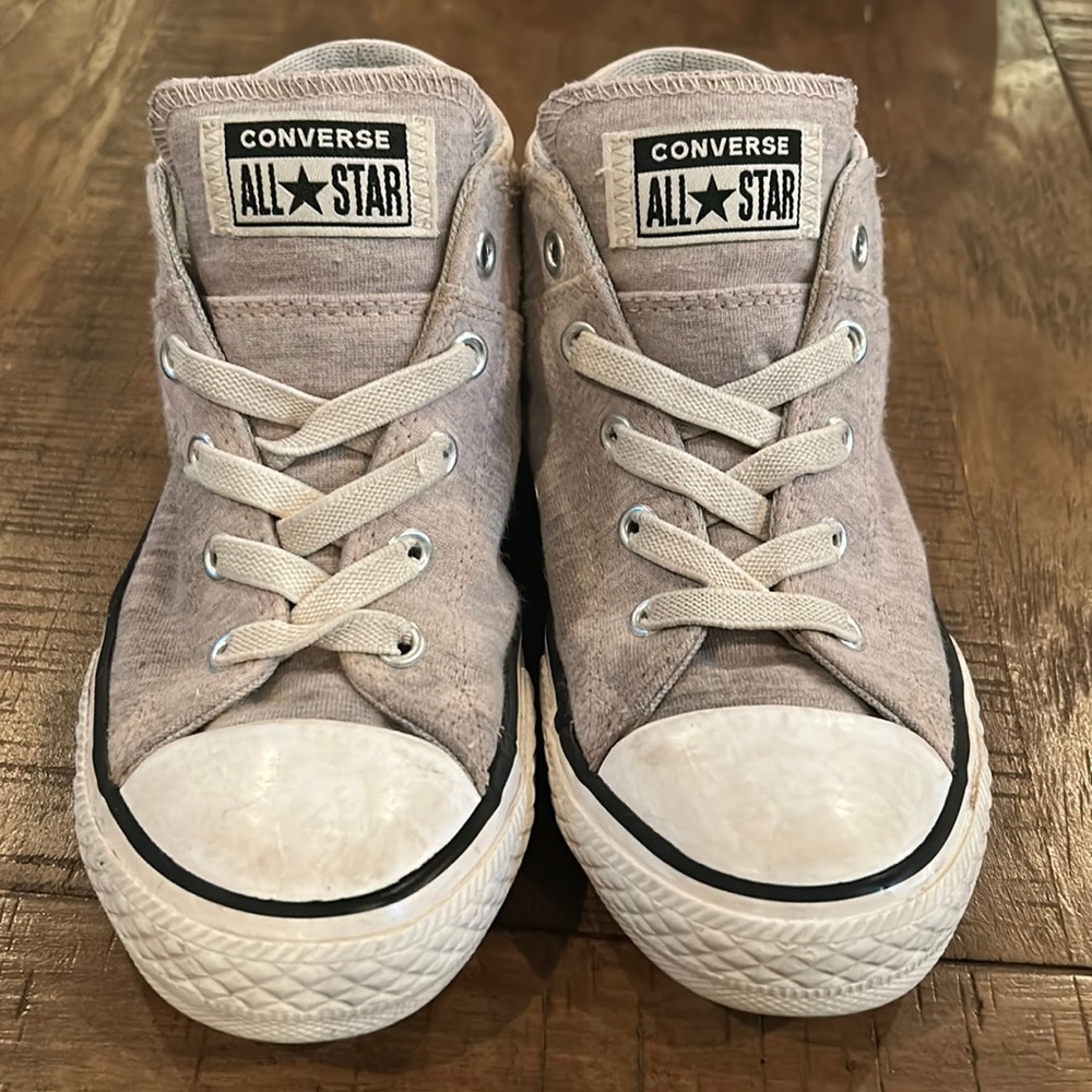Girls size 2 converse